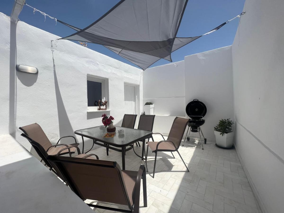 3 Bedroom House Included Free Car Rental Perísza Kültér fotó