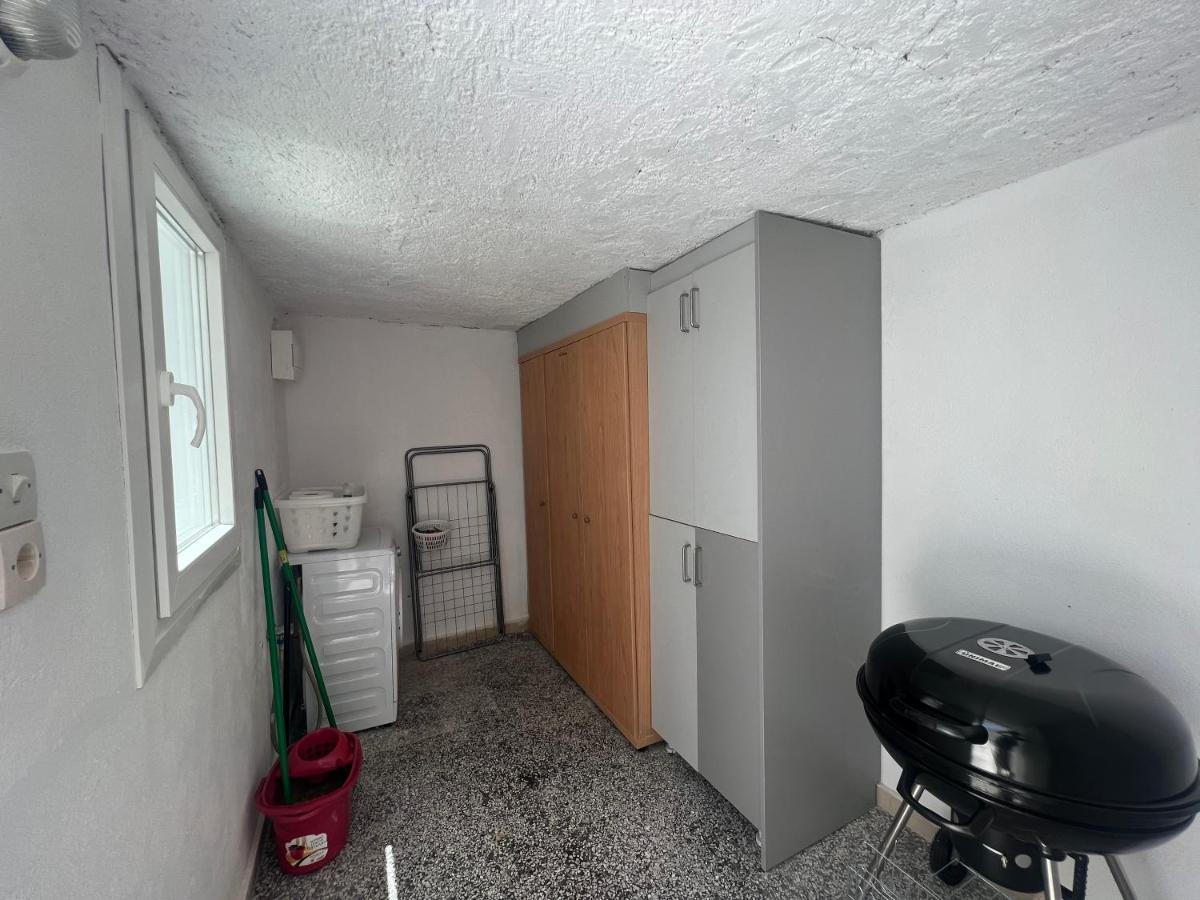 3 Bedroom House Included Free Car Rental Perísza Kültér fotó